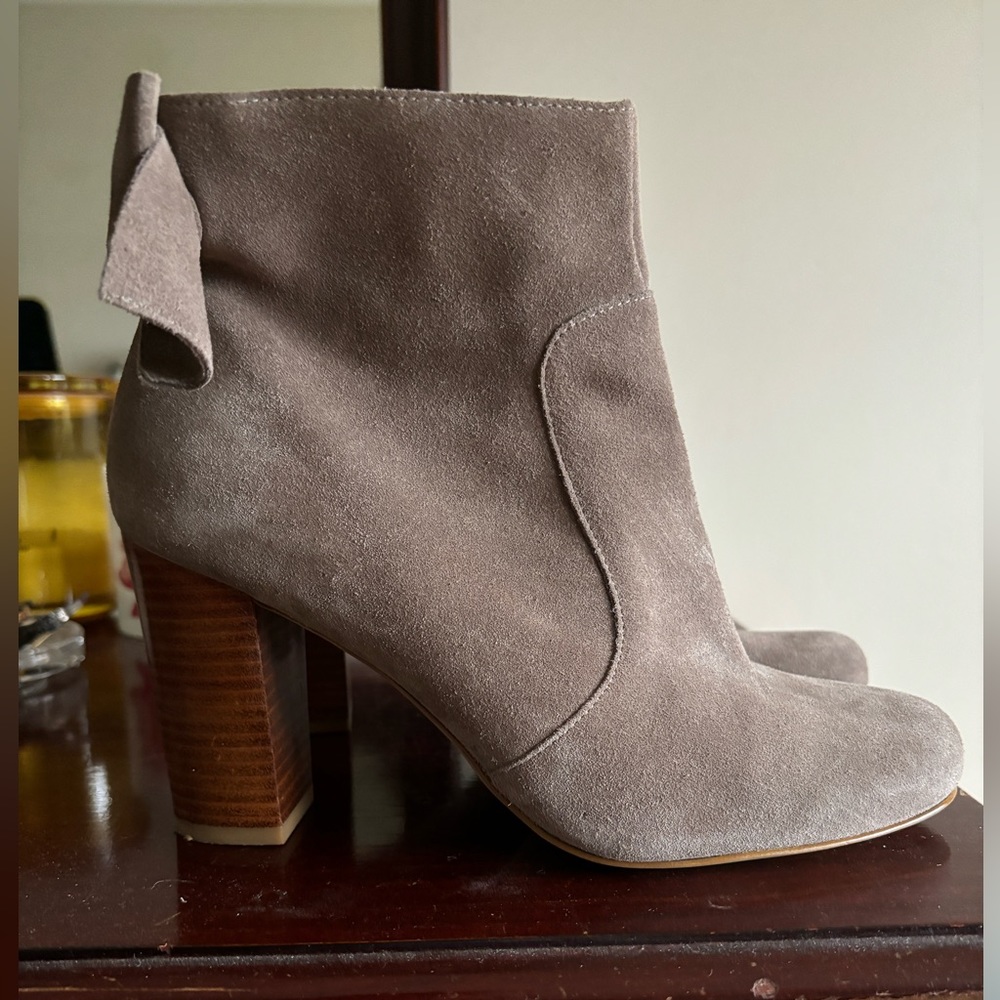 Kate Spade grey boots with bow